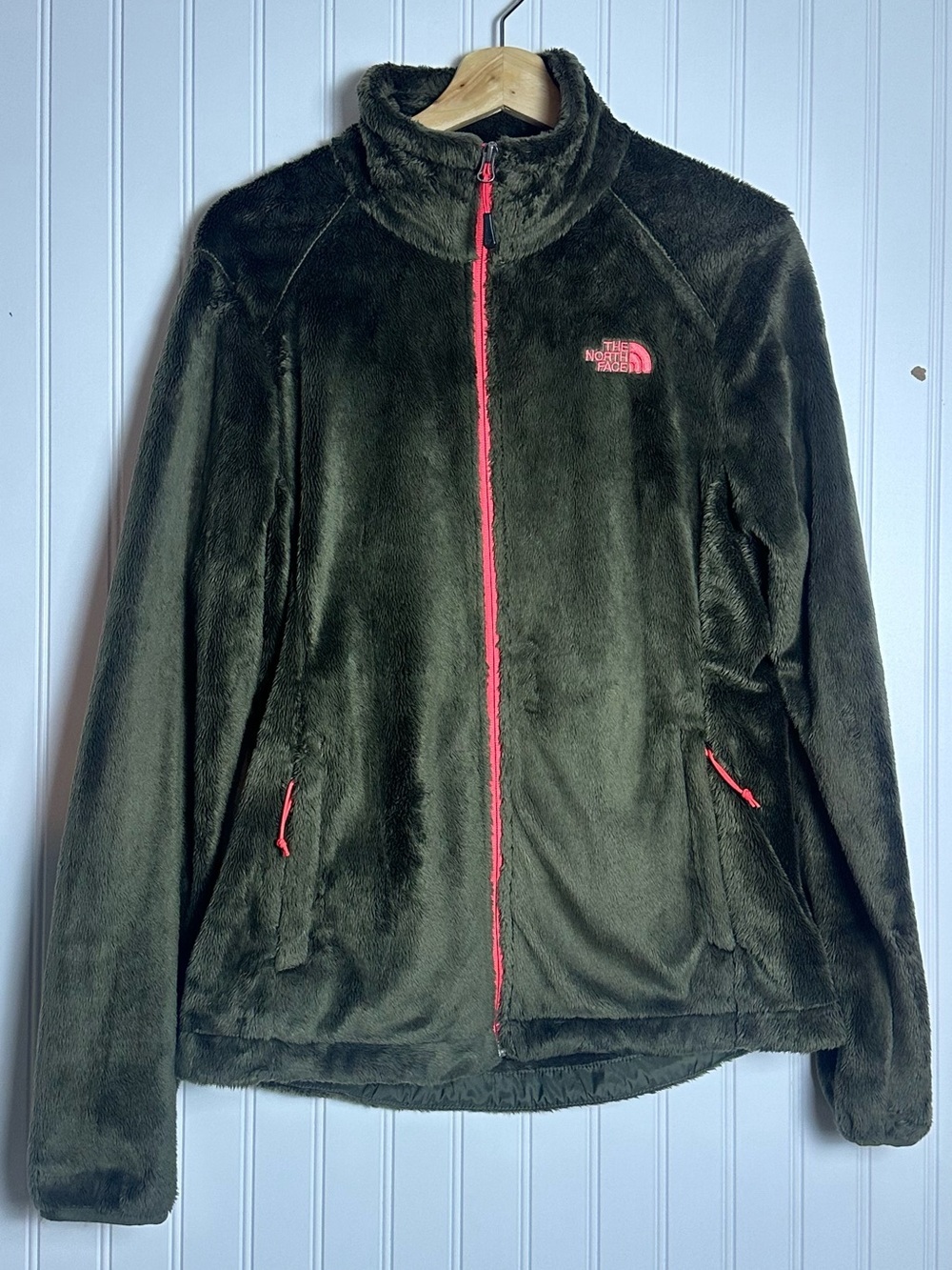 The North Face Osito Jacket full-zip fleece fuzzy" or silken high-pile texture L